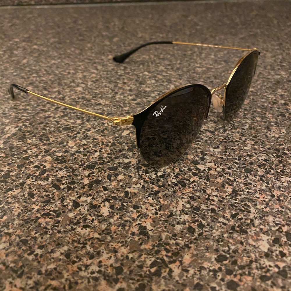 Women’s Rayban Sunglasses Black Gold